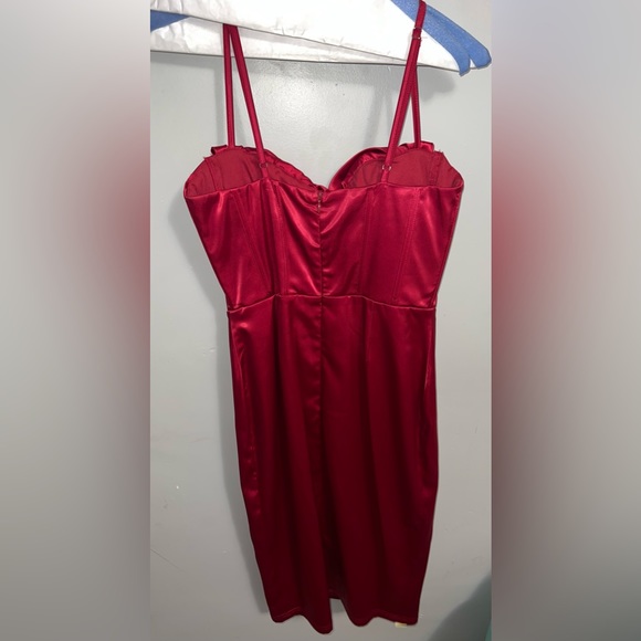 Beautiful Red Velvet Dress Medium - Picture 2 of 4